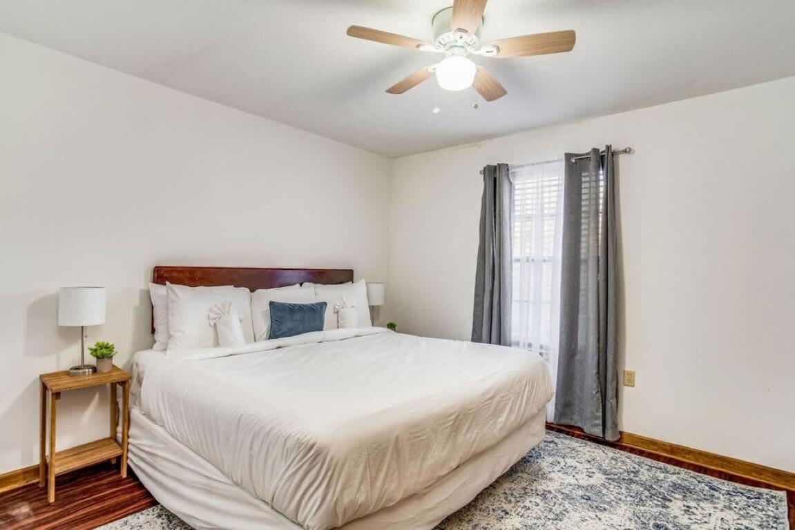Brilliant In Bellview-Back Unit-- Mins To Nas Pensacola, Beach, Shopping 외부 사진