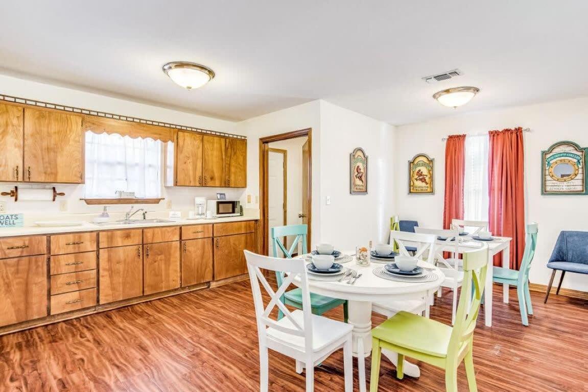 Brilliant In Bellview-Back Unit-- Mins To Nas Pensacola, Beach, Shopping 외부 사진