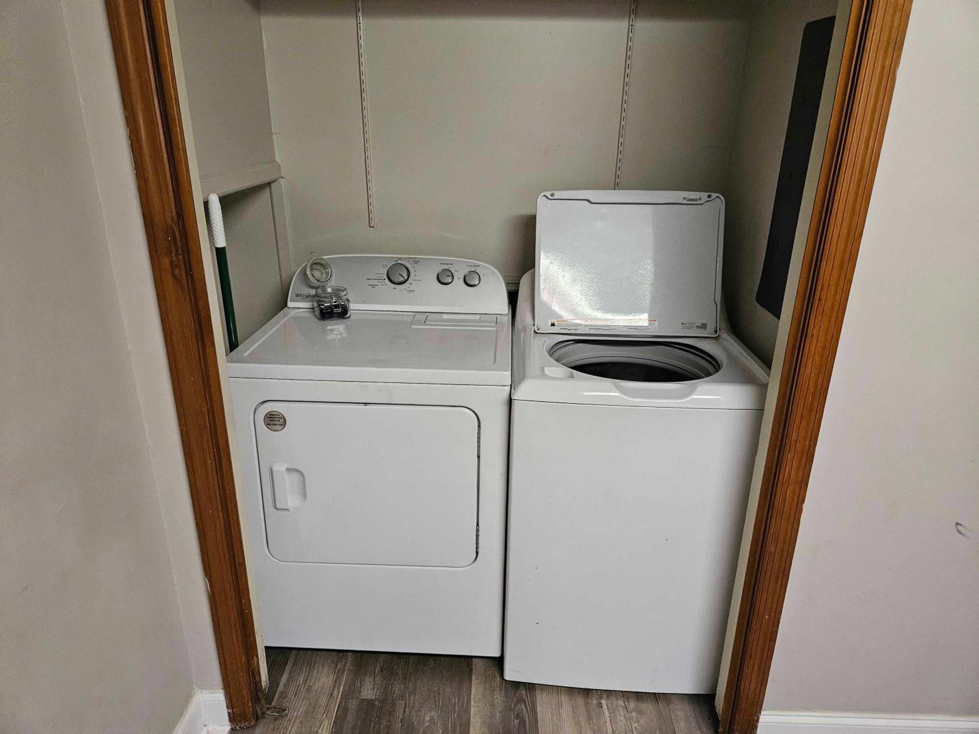 Brilliant In Bellview-Back Unit-- Mins To Nas Pensacola, Beach, Shopping 외부 사진